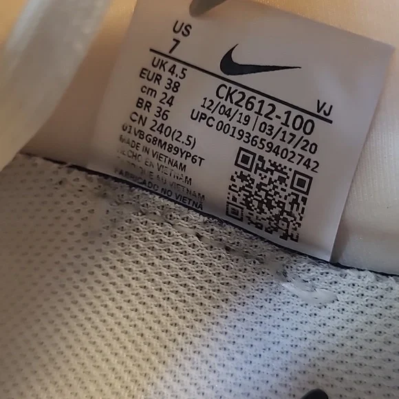 Nike Air Max 2090  White Wolf Grey Sneakers - Picture 8 of 10